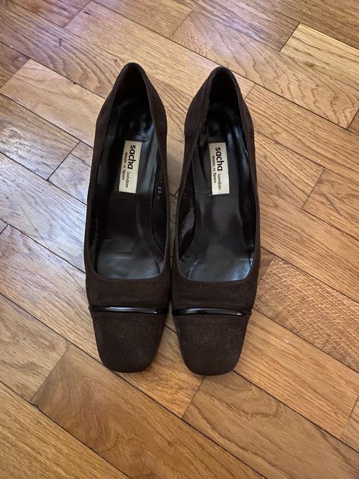 Sapatos de senhora em camurça castanha 38