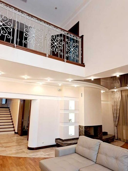 Продаж елітного маєтку