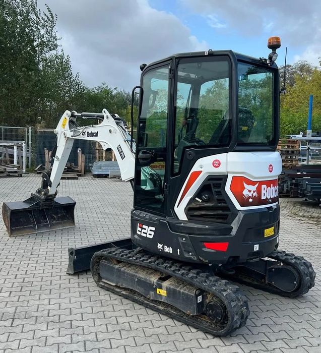 Bobcat E26  Minikoparka Bobcat E26 - stan idealny!!! Tylko 250mth!!!