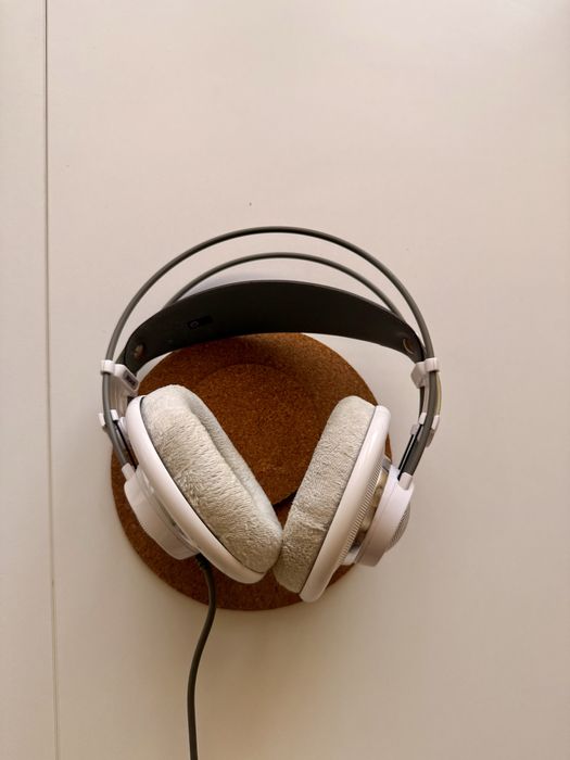 AKG K701 — Auscultadores Open Back de Alta Qualidade