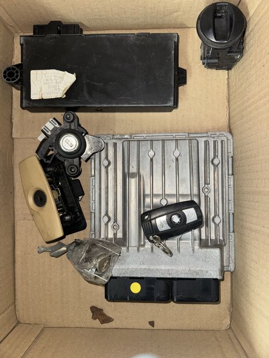 N52b30 ЕБУ Блок керування двигуном BMW E60/Е61 в комплекті з CAS+КЛЮЧ
