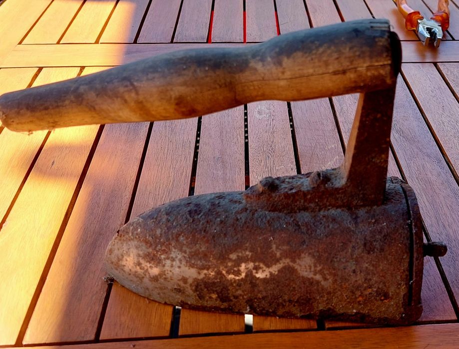 Stare żelazko zabytek