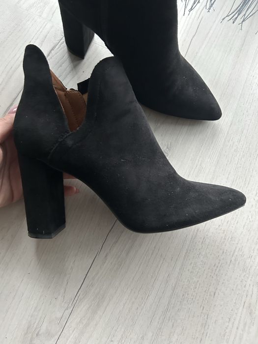 Buty na słupku czarne, roz. 38