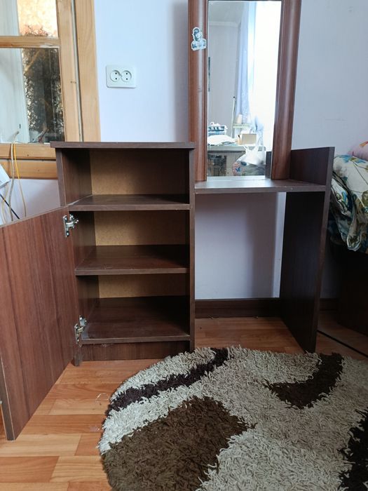 Продам  меблі. Трюмо б/у