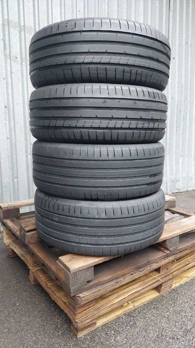 Резина Шини 235 55 R17 Dunlop SportMaxx RT2