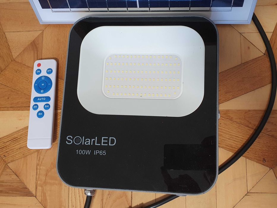 Світлодіодний ліхтар на сонячній батареї