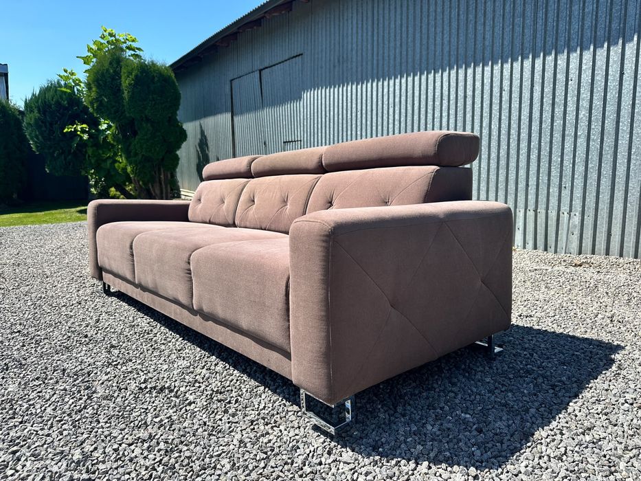 Sofa do salonu.