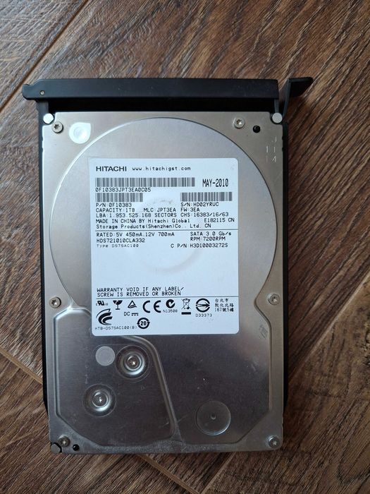 внешний жесткий диск Western Digital (WD)  1 тр / Hitachi 1 тр / форм-факторе 3.5