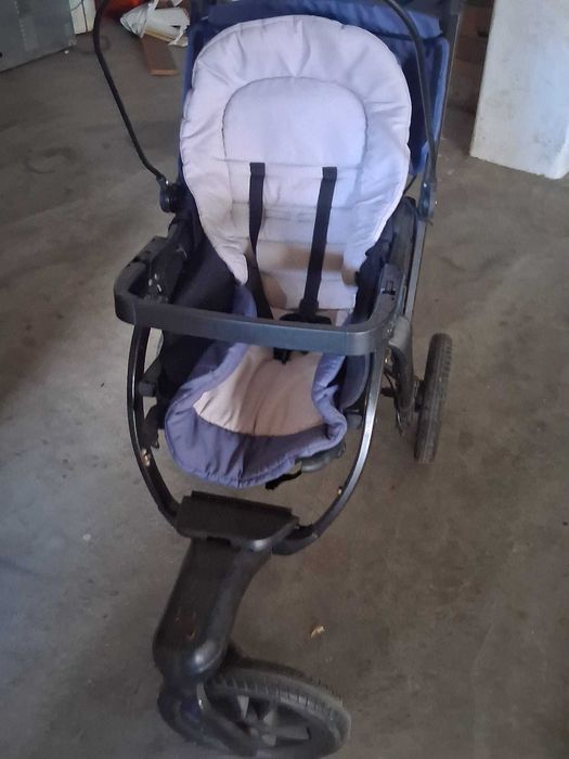 Conjunto carrinho de bebé + alcofa + cadeira-auto chicco