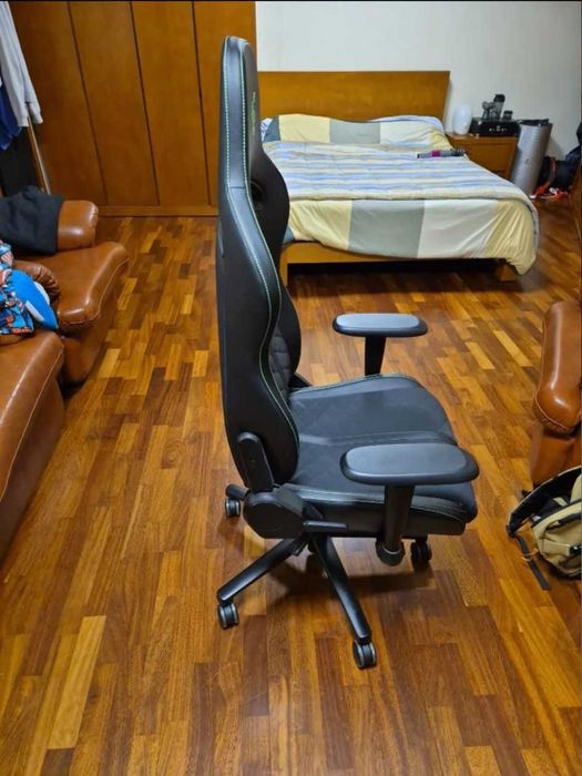 Cadeira Gaming Razer Enki X como nova