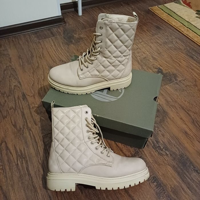 Продаю особисті вживані речі. Зимові черевики M Wone