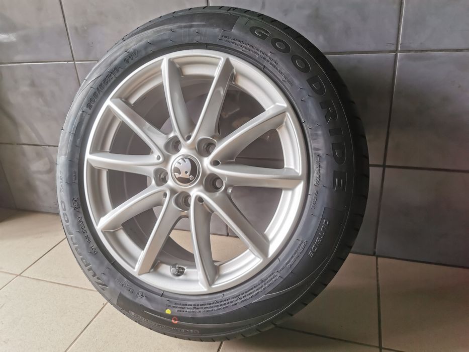 Koła letnie 205/55/R16 5x112 Skoda Octavia Karoq VW Golf Audi felgi
