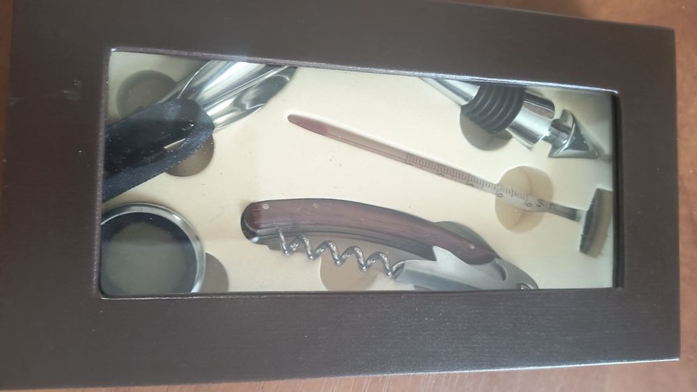 Zestaw do wina na prezent