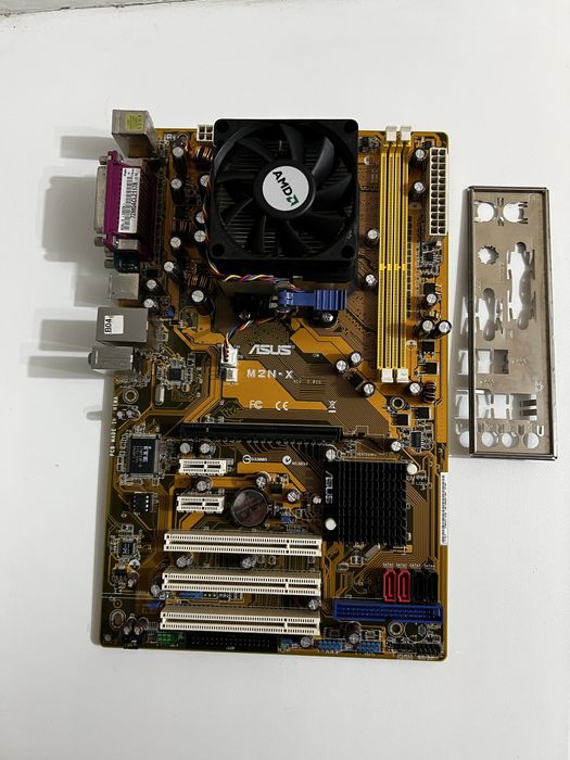 Материнська плата ASUS M2N-X з процесором у подарунок