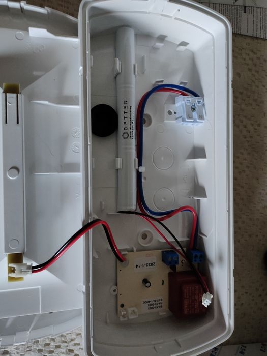 Armadura de emergência de LEDs 60lm IP42 SafeLite - Eaton SL2MNM42C1CD