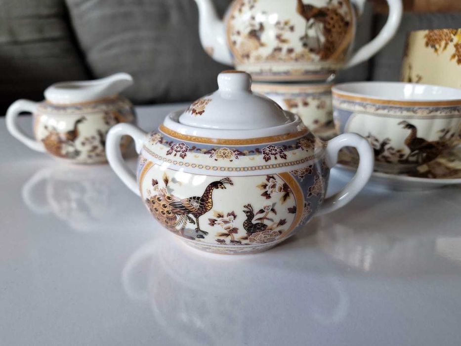 Piękny zestaw do herbaty lub kawy porcelanowy, 16 elementów