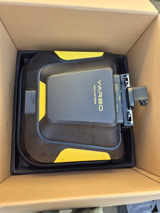 Robot koszący odśnieżający na gąsienica Nawigacja GPS RTK 25000 m2