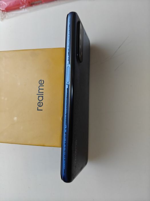 Продам realme 7 6/64