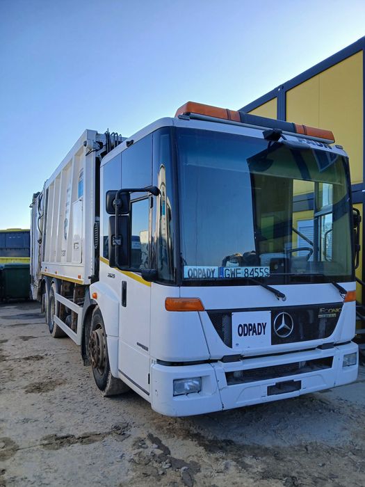 ŚMIECIARKA Mercedes BENZ ECONIC 2629 dwukomorowa.