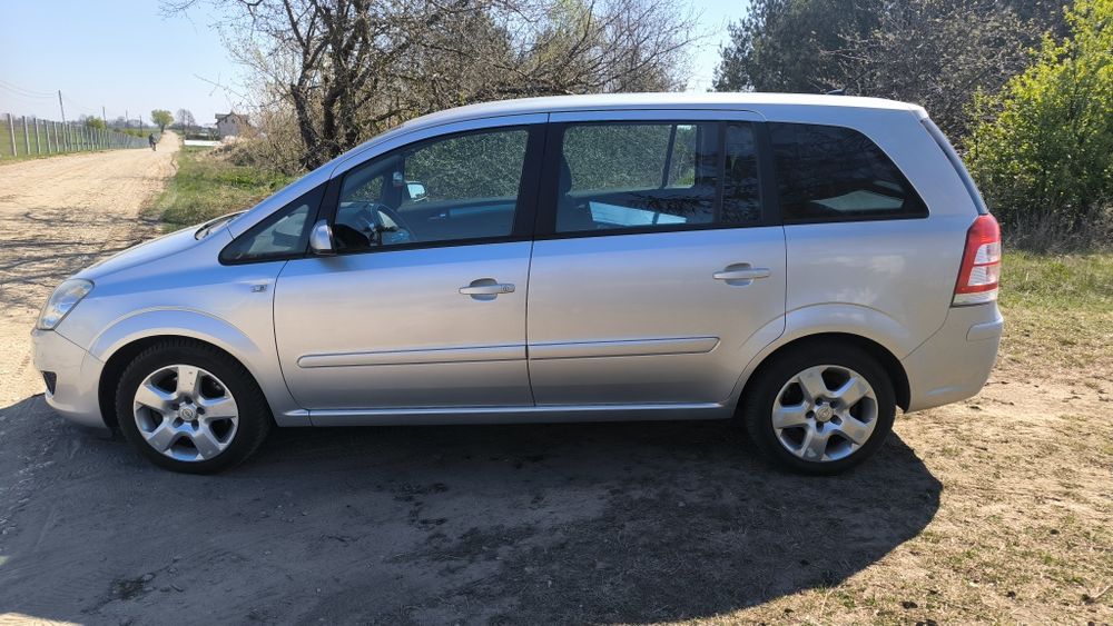 Sprzedam Opel Zafira 1.9 cdti