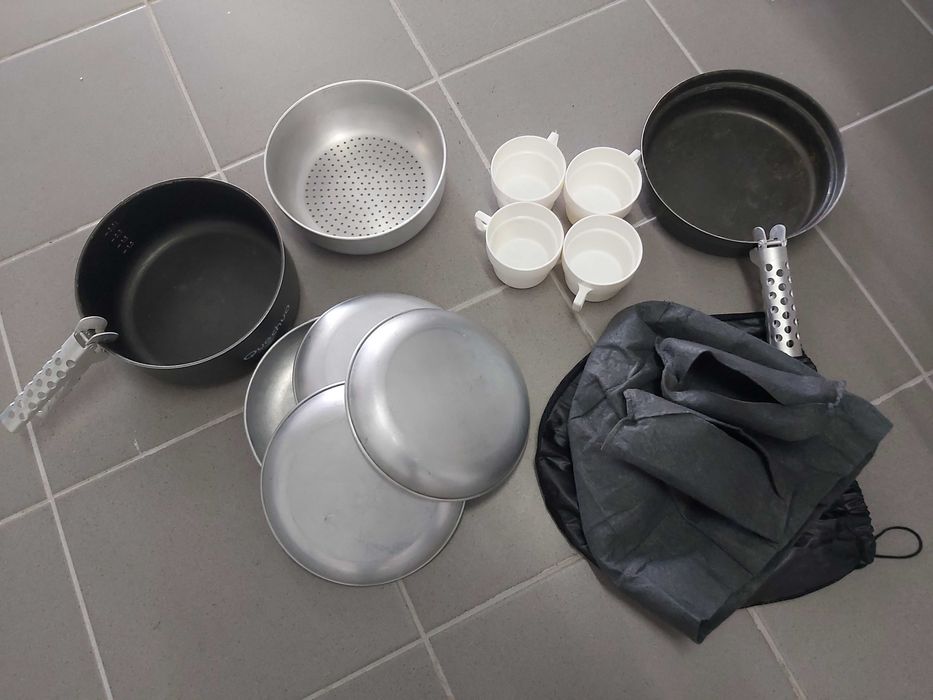 Utensílios Cozinha Queshua Campismo 4 Pessoas