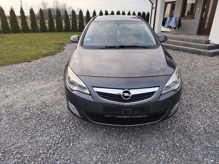 Sprzedam Opel Astra 2011 SPROWADZONY