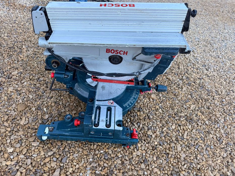 Bosch GTM 12 Professional 1800W – ukośnica + pilarka stołowa 2w1