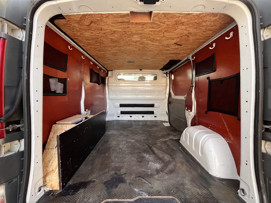 Opel Vivaro 2.0 cdti klima 3 osoby