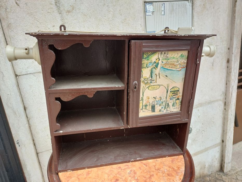 Antiga farmácia de casa de banho c/ 2 suportes de lâmpada e tomada
