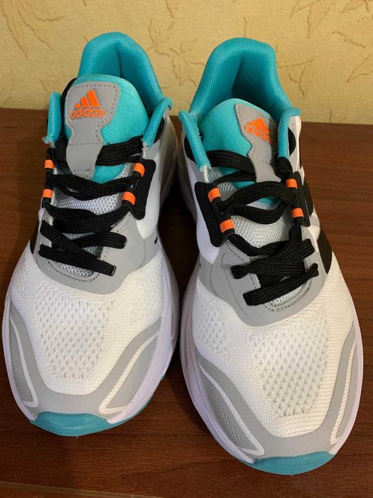 Жіночі кросівки Adidas