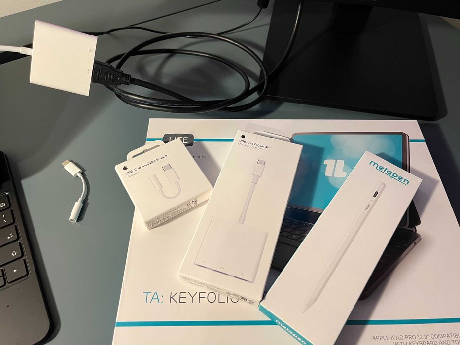 iPad Air 13 M2, com teclado, caneta e vários acessórios - Como novo