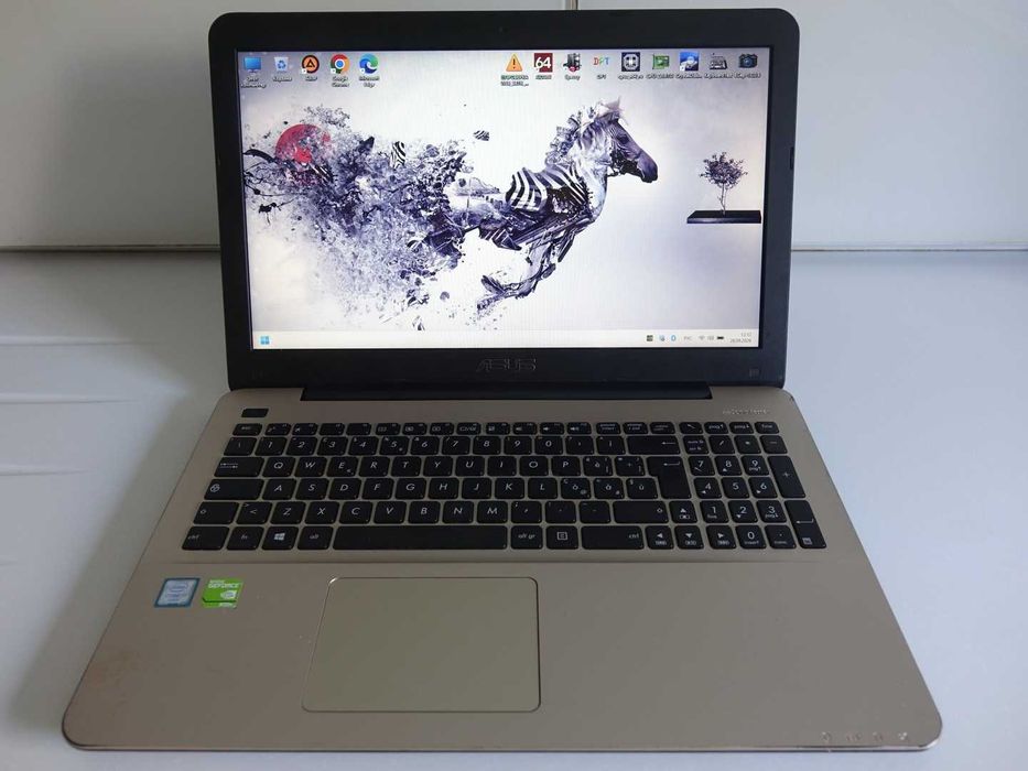 Asus F555U 15.6 HD i7-6500U 8GB 250GB ssd GeForce 920M 2gb НОВЫЙ АКБ Win11 ОБСЛУЖЕН