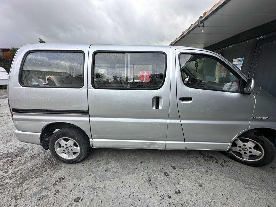 Toyota Hiace 9 lugares