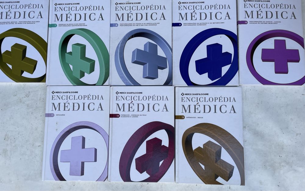 Vendo livros de Medicina e outro