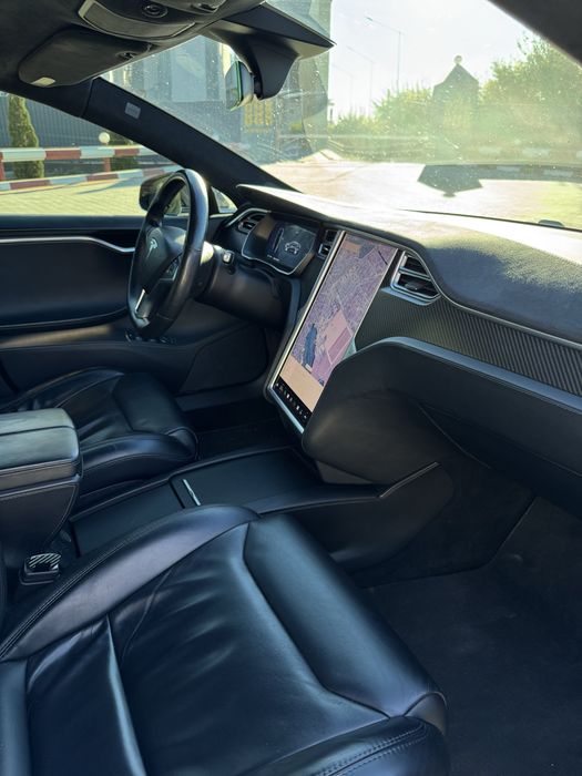 Tesla model S 90D