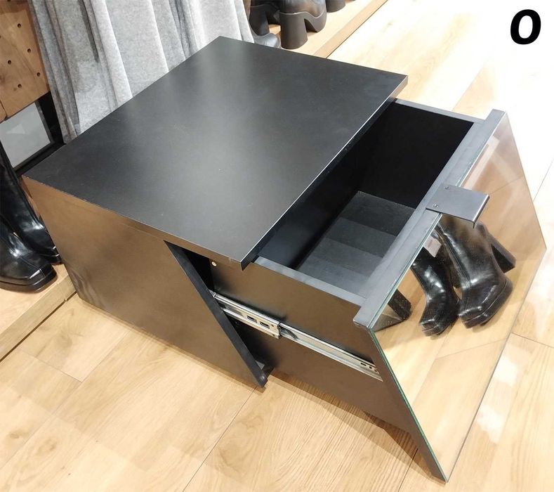 Взуттєва тумба примірочна дзеркальна