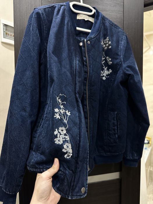 Джинсовый бомбер с вышивкой Anthology Denim оверсайз