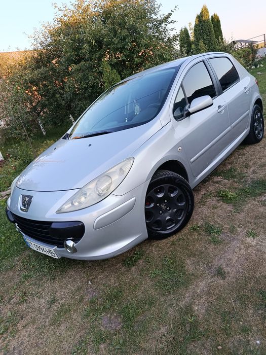 Продам машину Пижо 307