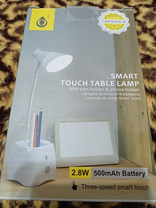 Lâmpada candeeiro de mesa USB flexível 3 modos luz branca - novo