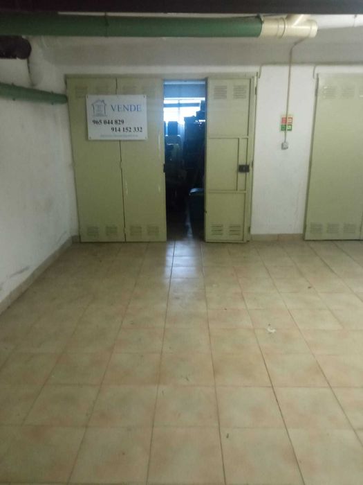 Garagem em Vale fetal- Charneca de Caparica