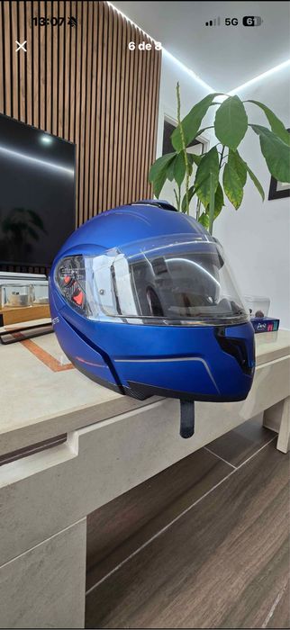 Capacete Modular marca HELMETS C/ Oculos de sol