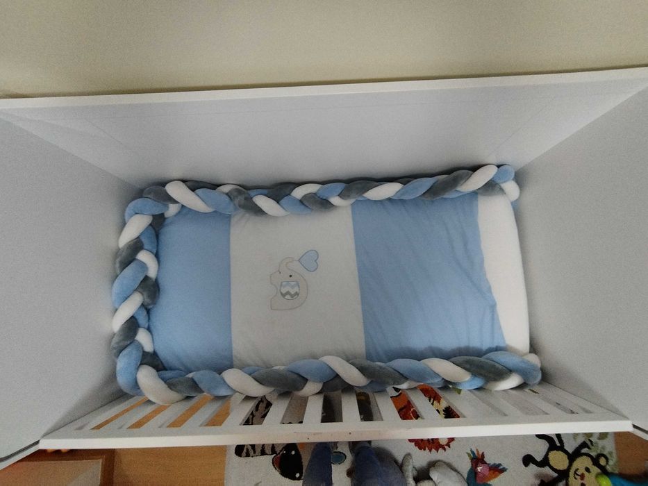 Cama criança com gaveta e fraldário