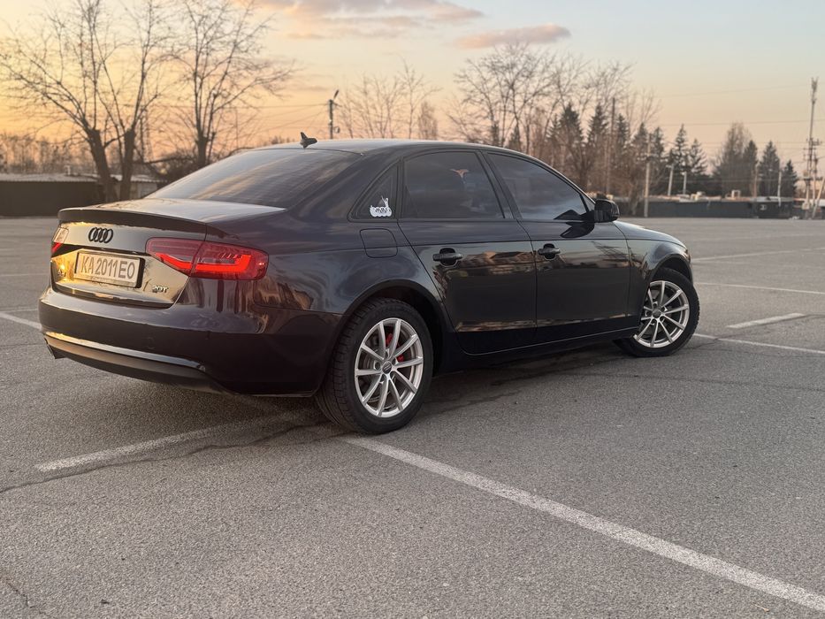 Продам ауді а4 б8 в доброму стані