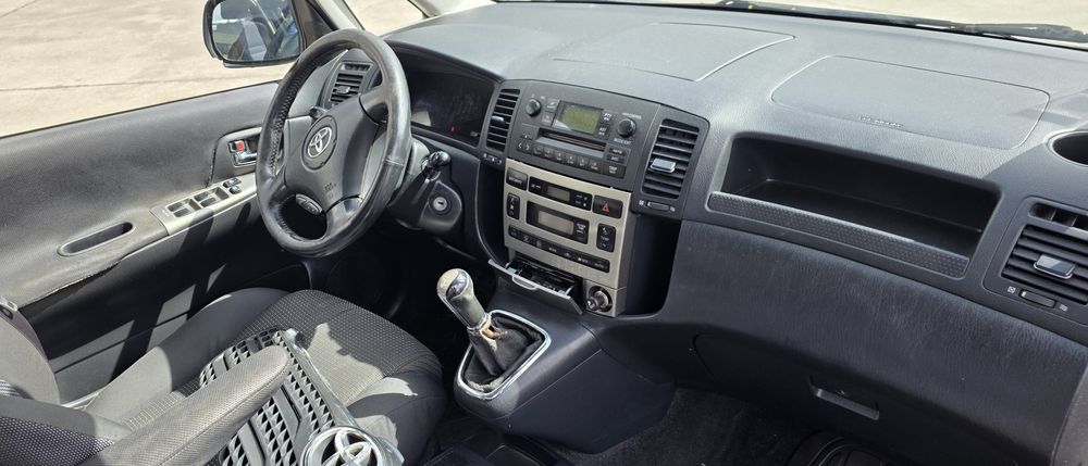 Toyota Corolla Verso 2.0 D4D de 2003 para peças