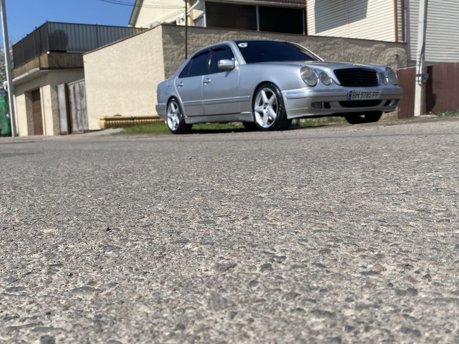 Продам мерседес 210 2.7cdi 2000год