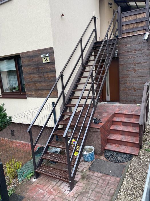Schody metalowe stalowe zewnetrzne