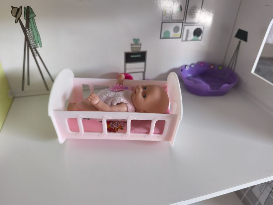 Domek dla lalek dziewczynka