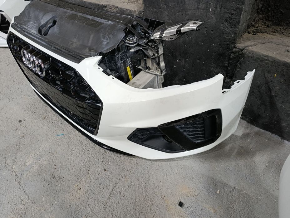 Бампер, радіатори,передня панель Audi A4 b9 2023+