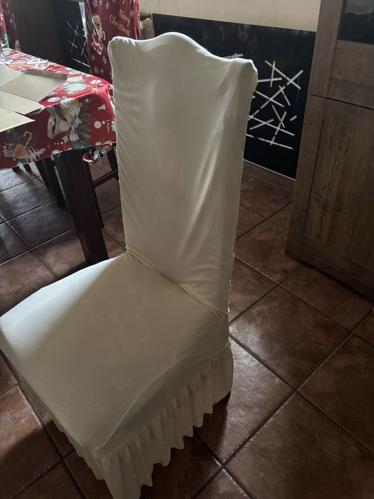 Bezowe pokrowce na krzesla z falbanami, 10 sztuk