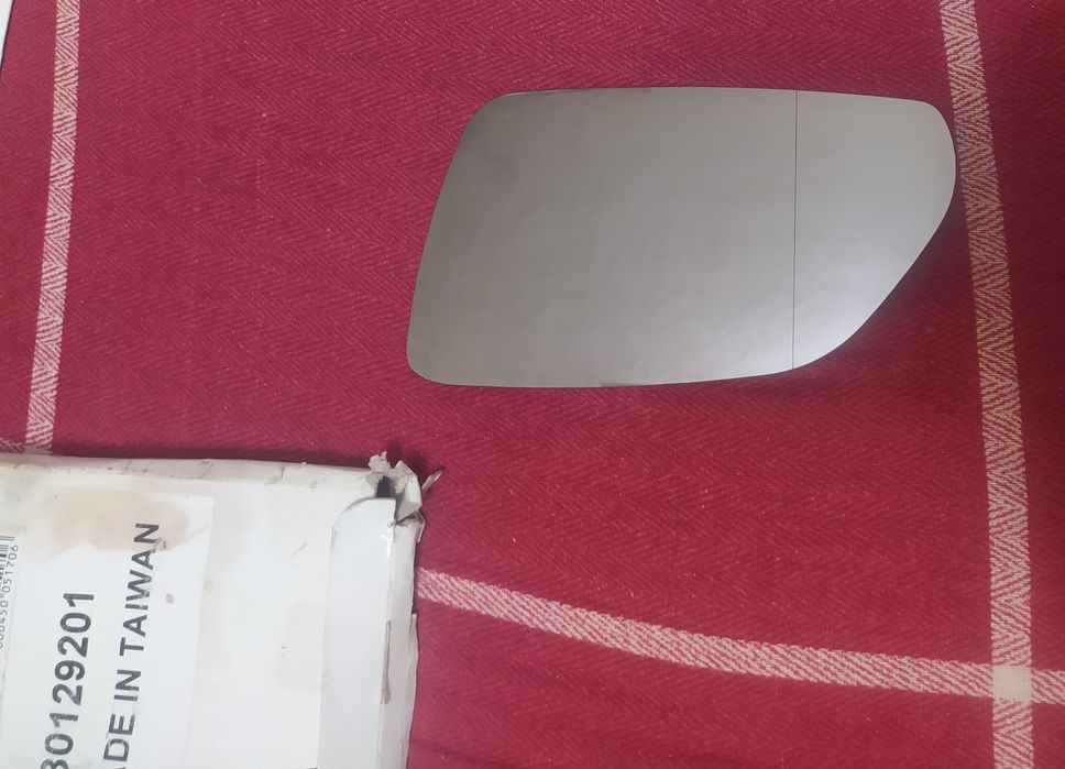 Дзеркальний елемент Skoda